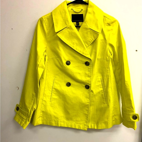 Banana Republic Jackets & Blazers - BANANA REPUBLIC WOMENS NEON BRIGHT YELLOW TRENCH COAT IN SIZE EXTRA SMALL